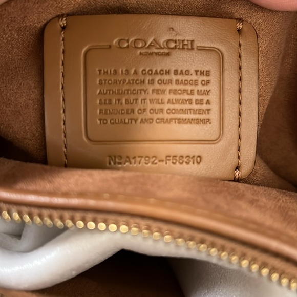 Coach Margot Carryall signature, medium purse - Picture 10 of 10